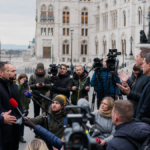 Erősödéssel indult, majd visszaadott a forint